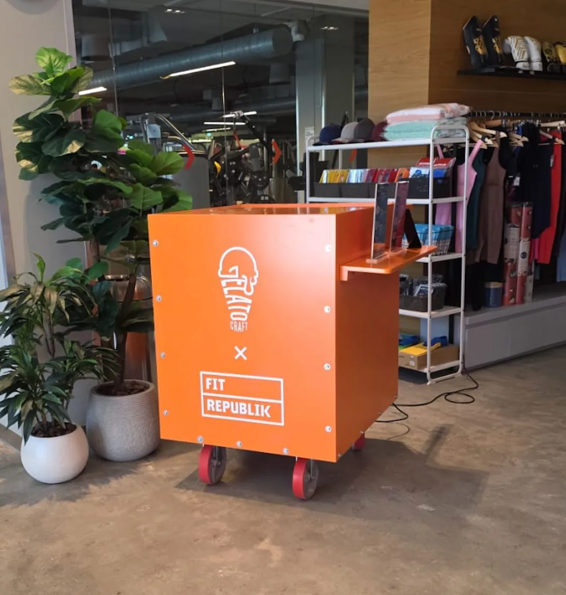The Gelatocraft trolley inside a gym, co-branded with Fit Republik
